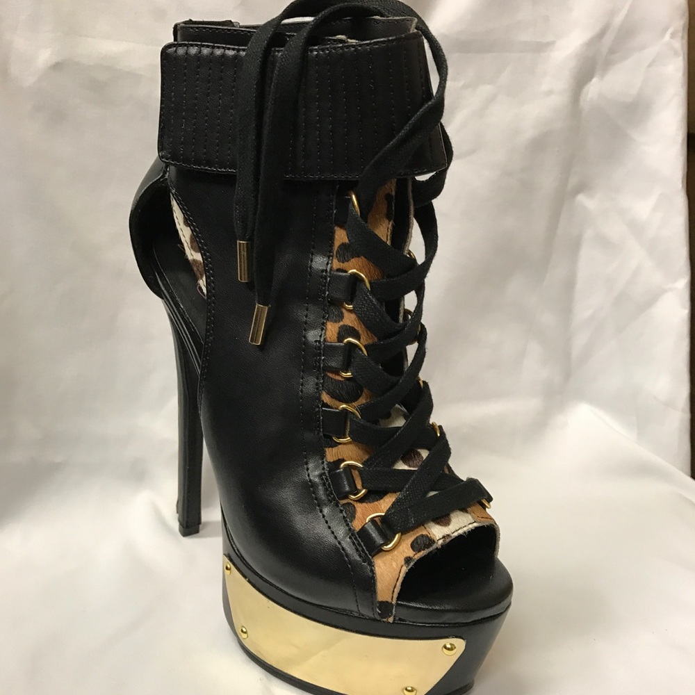 Keyshia Cole by Steve Madden.new in original box